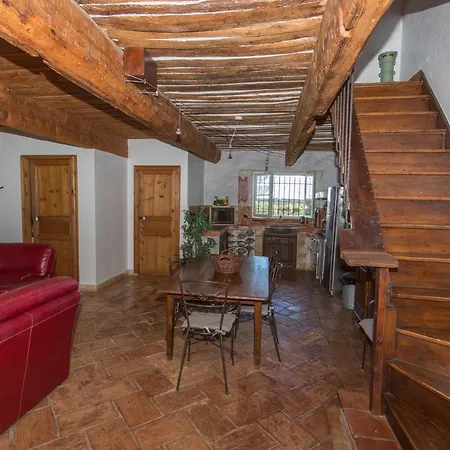 Domaine Sainte Suzanne Nocleg ze śniadaniem 4*