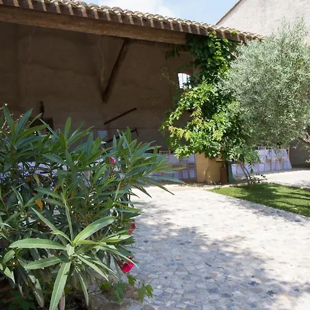 Domaine Sainte Suzanne Bed & Breakfast 4*