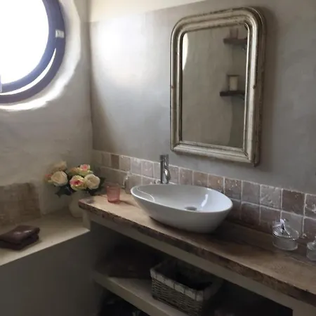 Domaine Sainte Suzanne Bed & Breakfast 4*
