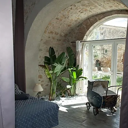 Domaine Sainte Suzanne Alojamento de Acomodação e Pequeno-almoço 4*