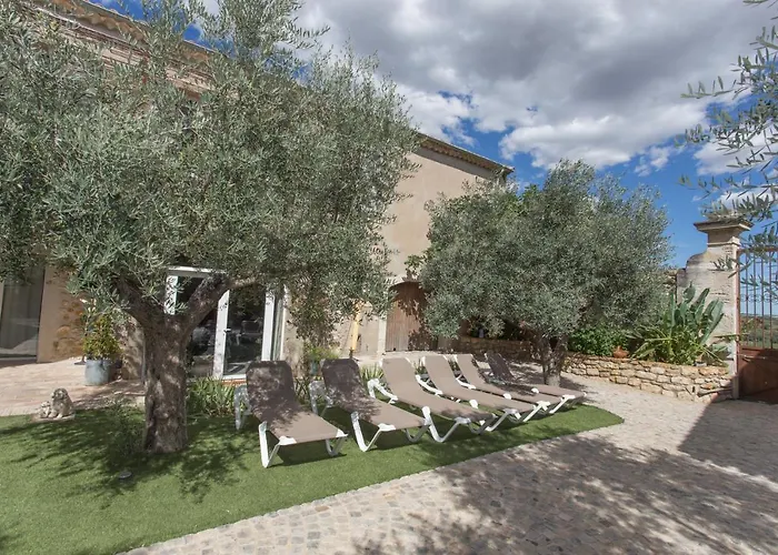 Domaine Sainte Suzanne Bed & Breakfast 4*